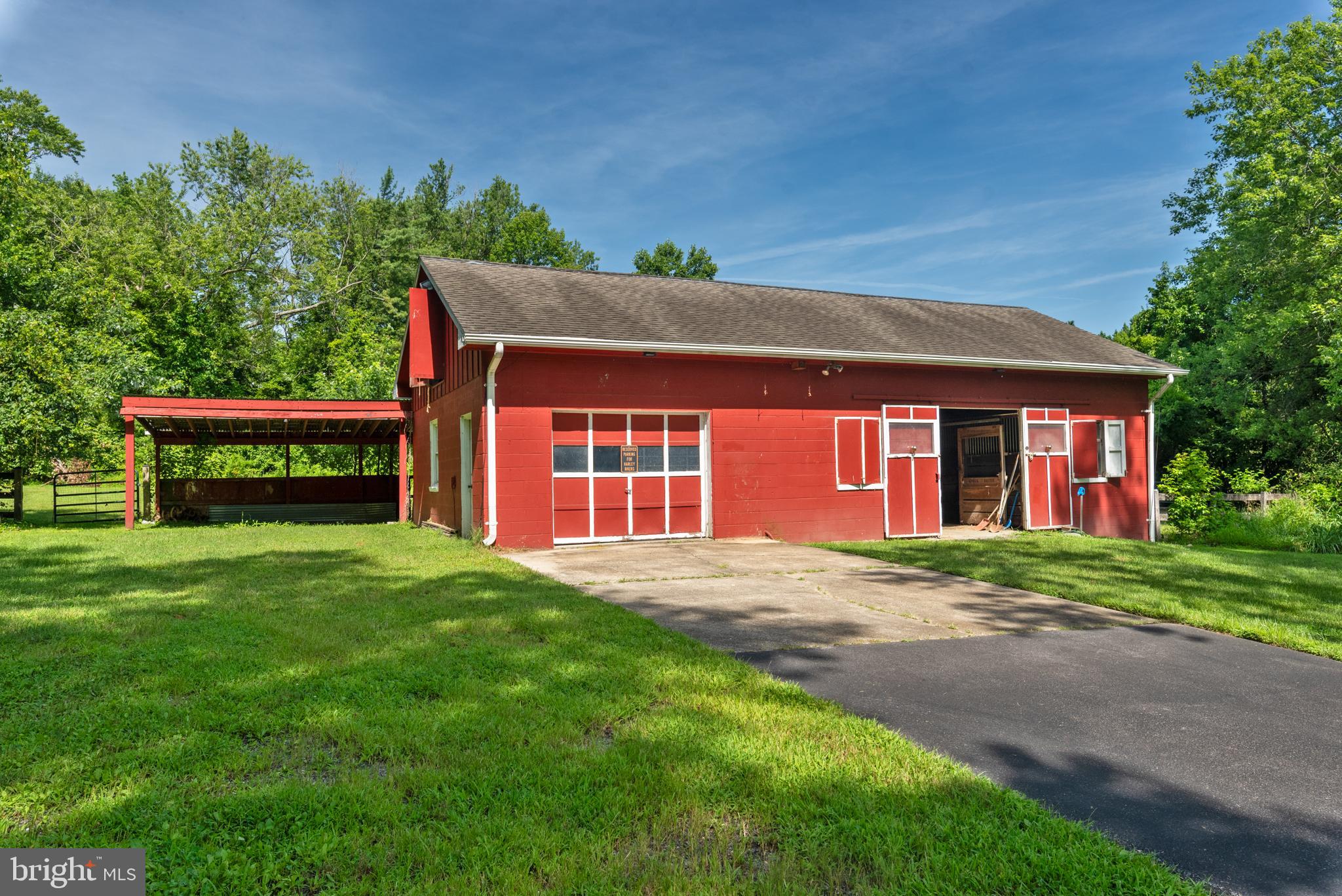 3514 Williamsburg Road Davidsonville, MD 21035 - Photo 40 of 50 a front view of a house with a garden