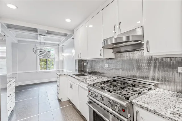 $599,000 | 160 Middle Neck Road, Unit 5A, Great Neck, NY 11021