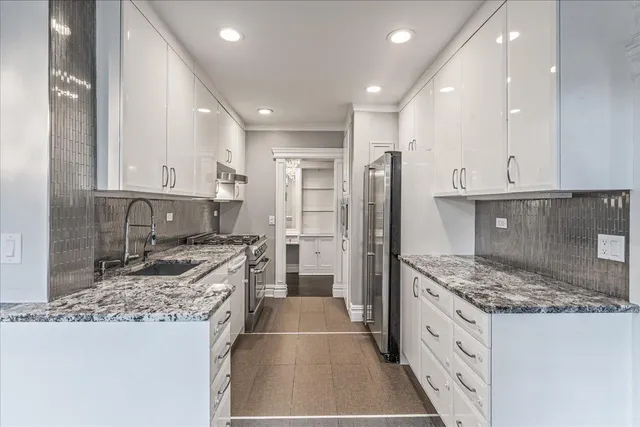 $599,000 | 160 Middle Neck Road, Unit 5A, Great Neck, NY 11021