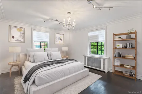 $599,000 | 160 Middle Neck Road, Unit 5A, Great Neck, NY 11021