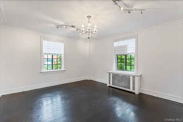 $599,000 | 160 Middle Neck Road, Unit 5A, Great Neck, NY 11021