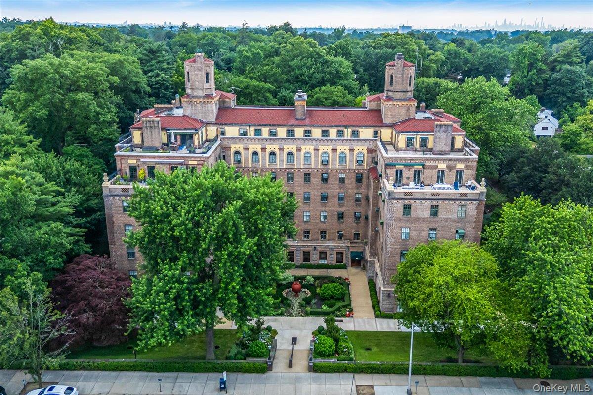 160 Middle Neck Road, Unit 5A Great Neck, NY 11021 - Photo 2 of 27