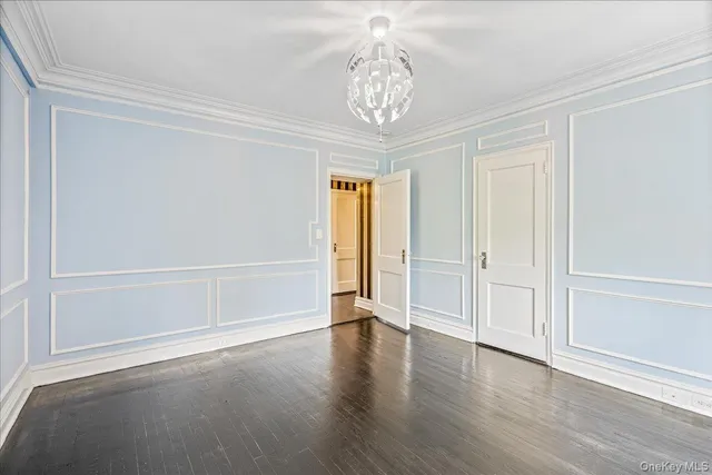 $599,000 | 160 Middle Neck Road, Unit 5A, Great Neck, NY 11021