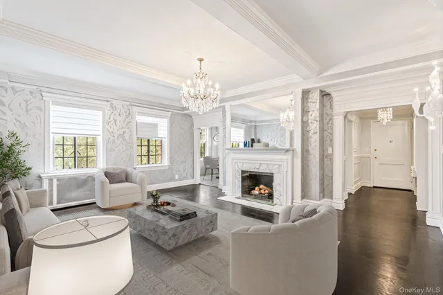 $599,000 | 160 Middle Neck Road, Unit 5A, Great Neck, NY 11021