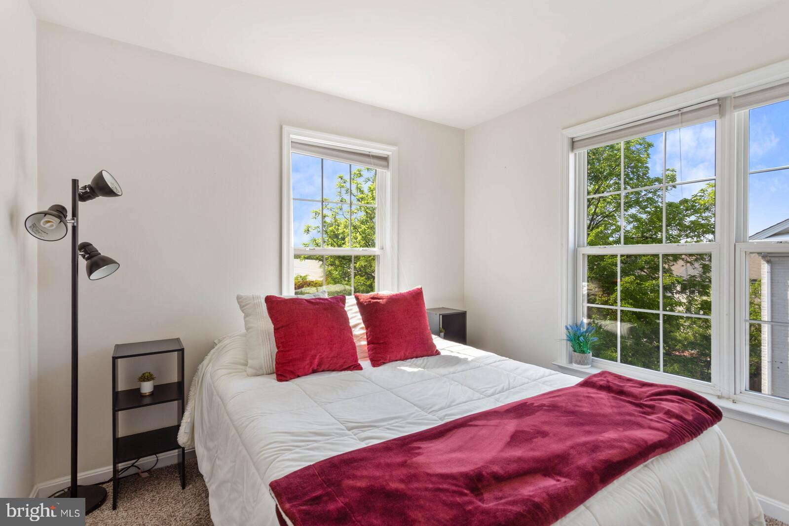 11510 Clairmont View Way Silver Spring, MD 20902 - Photo 19 of 35