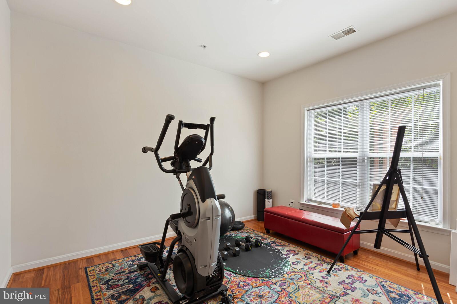 11510 Clairmont View Way Silver Spring, MD 20902 - Photo 28 of 35