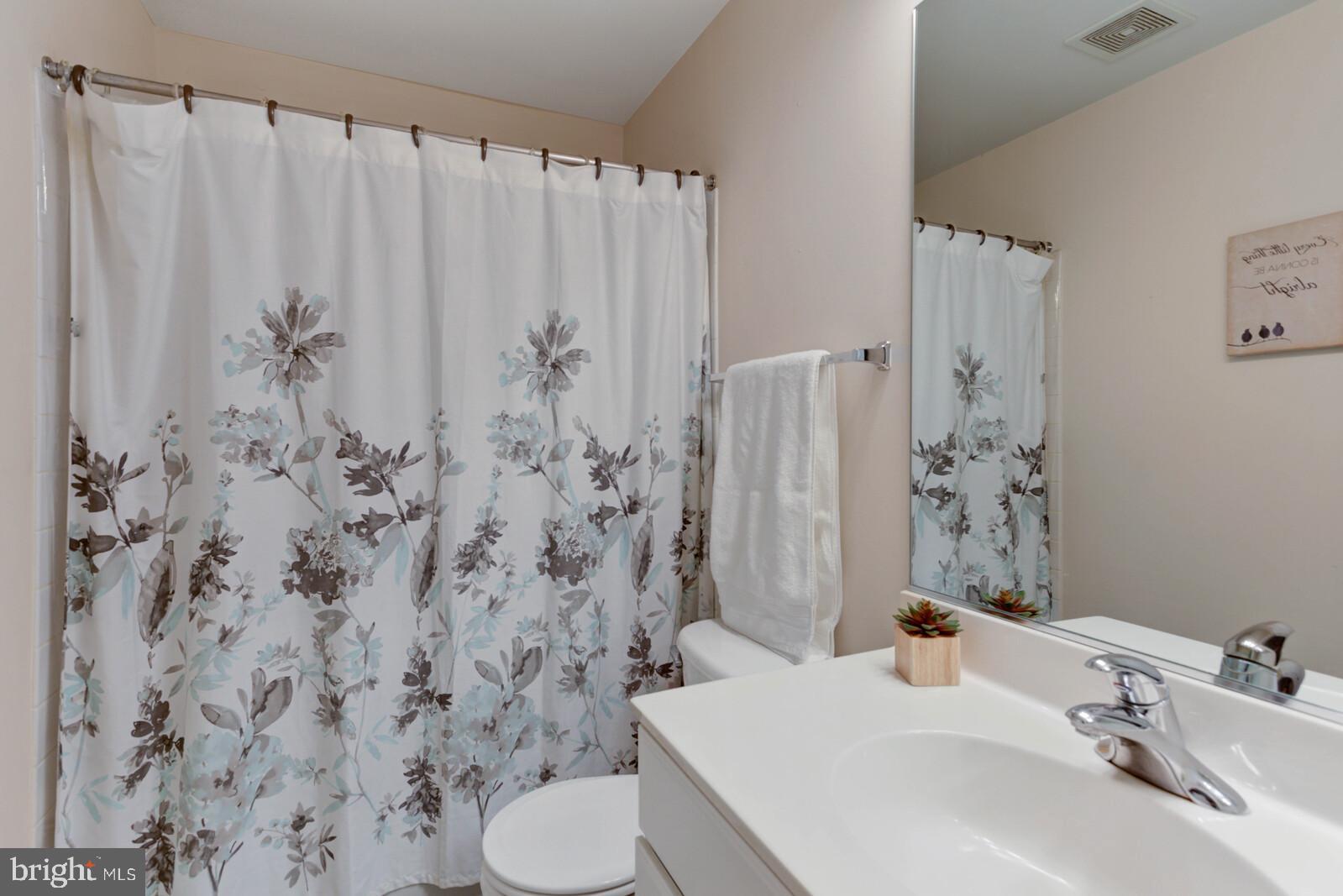 11510 Clairmont View Way Silver Spring, MD 20902 - Photo 30 of 35