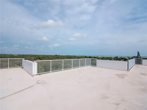 a view of terrace with city view