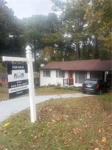 $265,000 | 437 Fairlock Lane Northwest, Atlanta, GA 30331