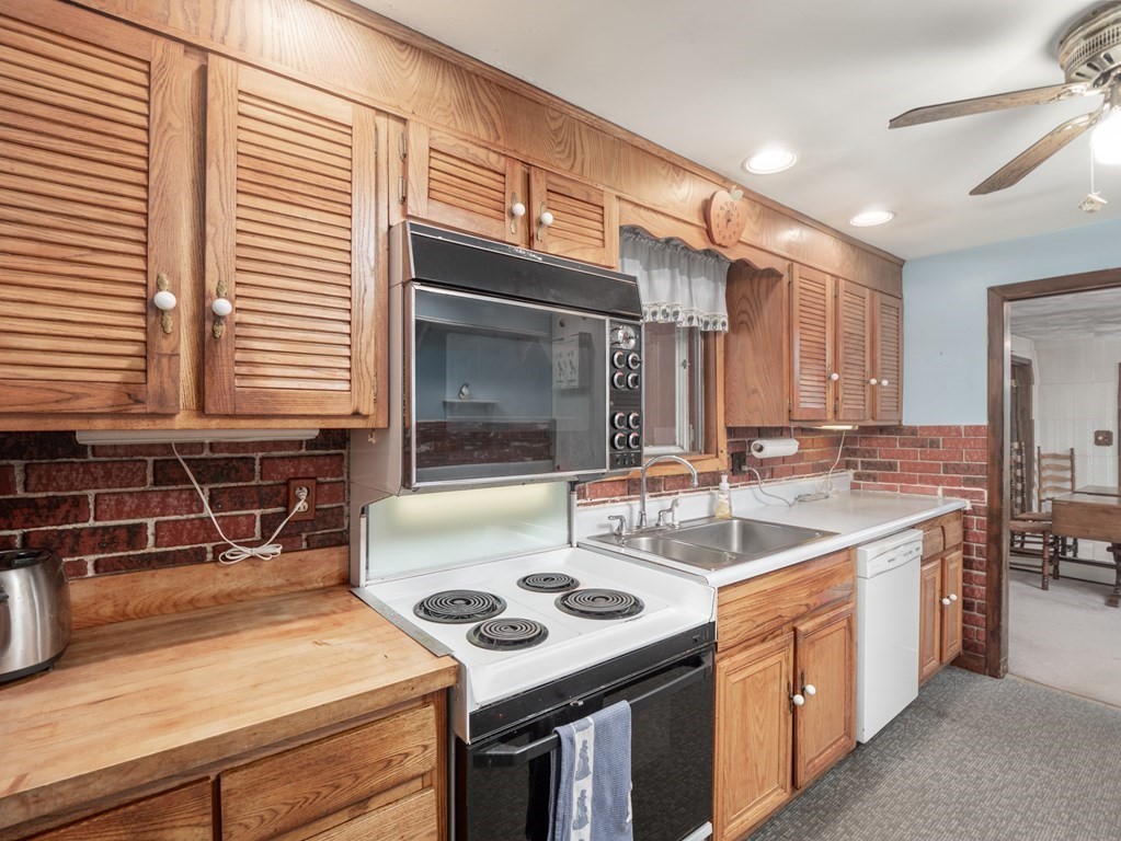 10 Chatham Road Chelmsford, MA 01824 - Photo 12 of 37 Gallery Image 12