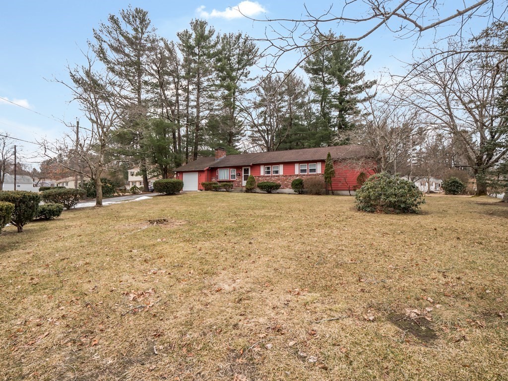 10 Chatham Road Chelmsford, MA 01824 - Photo 2 of 37 Gallery Image 2