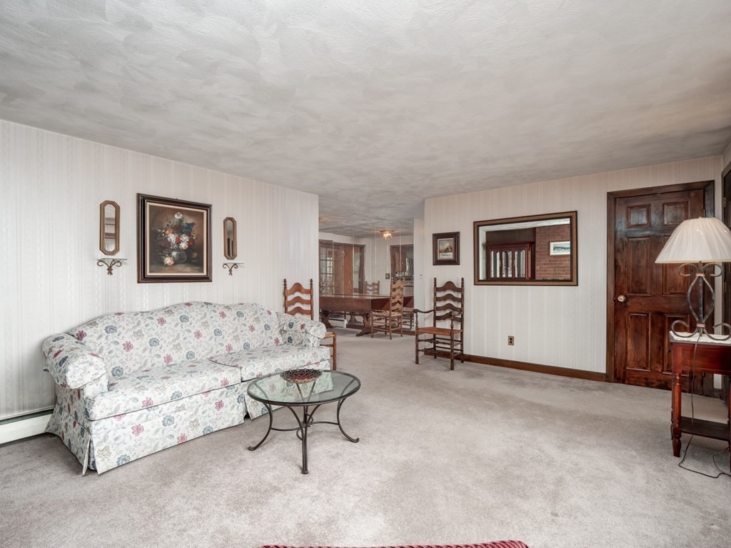 10 Chatham Road Chelmsford, MA 01824 - Photo 4 of 37 Gallery Image 4