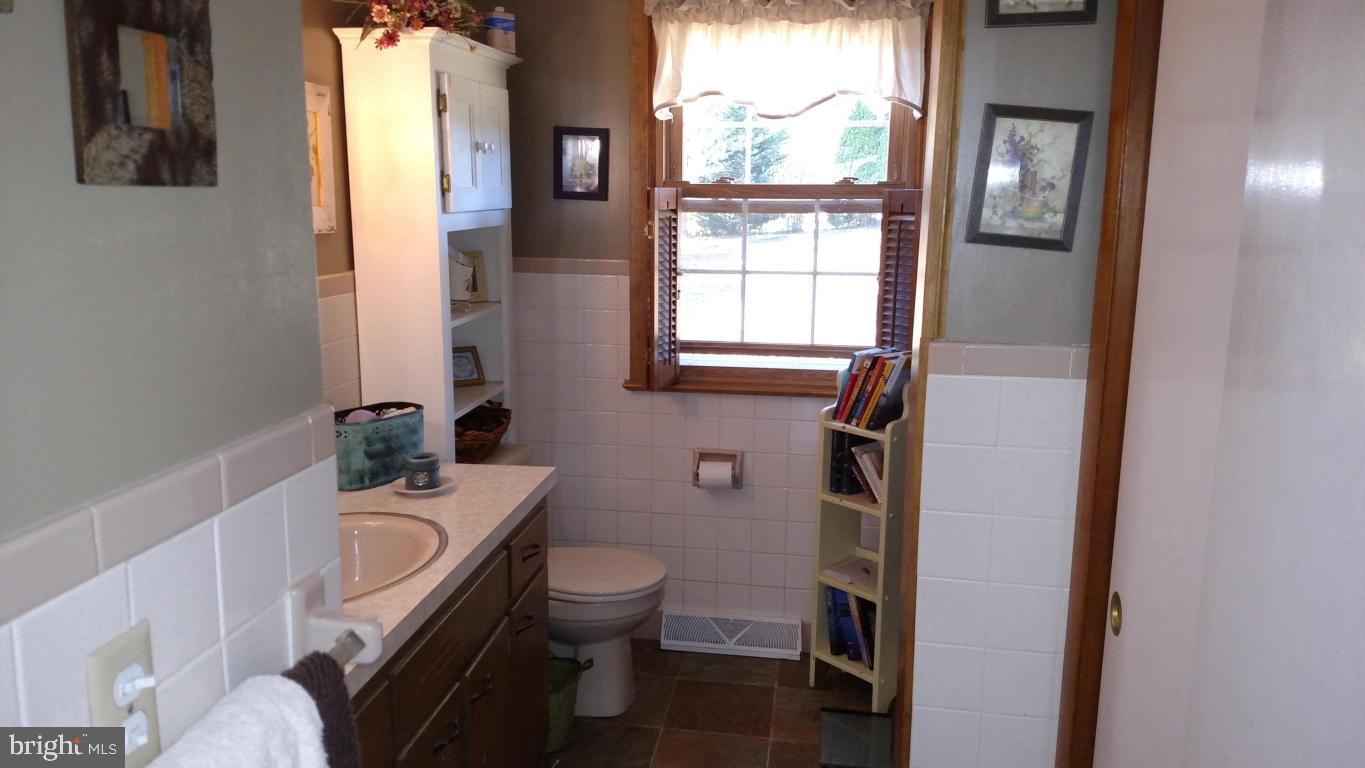 64 Quaker Hills Road Lancaster, PA 17603 - Photo 11 of 19 Gallery Image 11