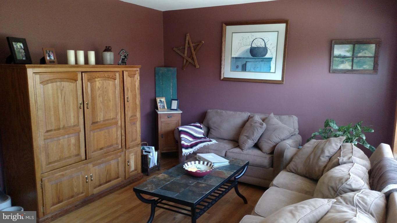 64 Quaker Hills Road Lancaster, PA 17603 - Photo 7 of 19 Gallery Image 7