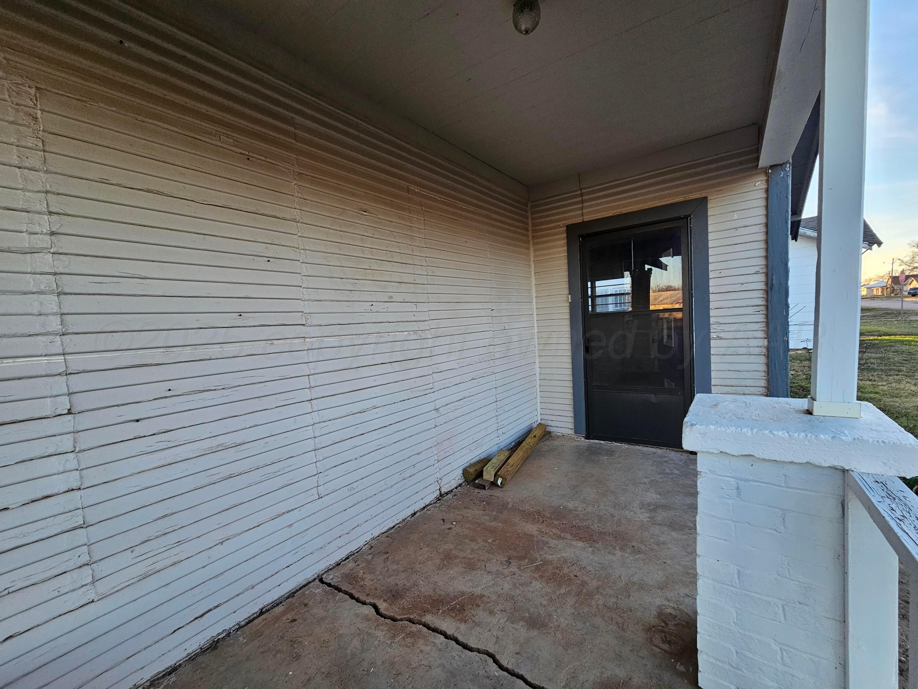 1415 Backus Street Paducah, TX 79248 - Photo 4 of 29 20250203_174648