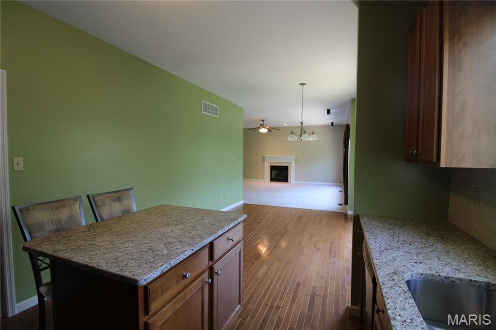 4719 Rutledge Way Drive St. Louis, MO 63129 - Photo 4 of 18 Gallery Image 4