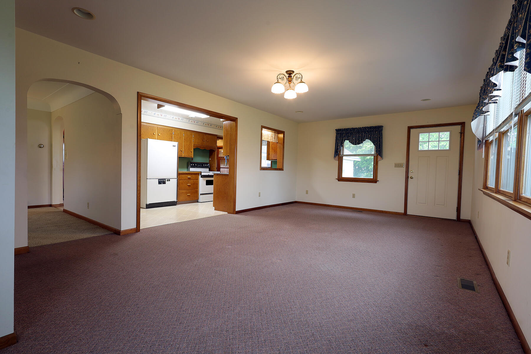 6740 Austin Road Saline, MI 48176 - Photo 4 of 37 6740 Austin (16)