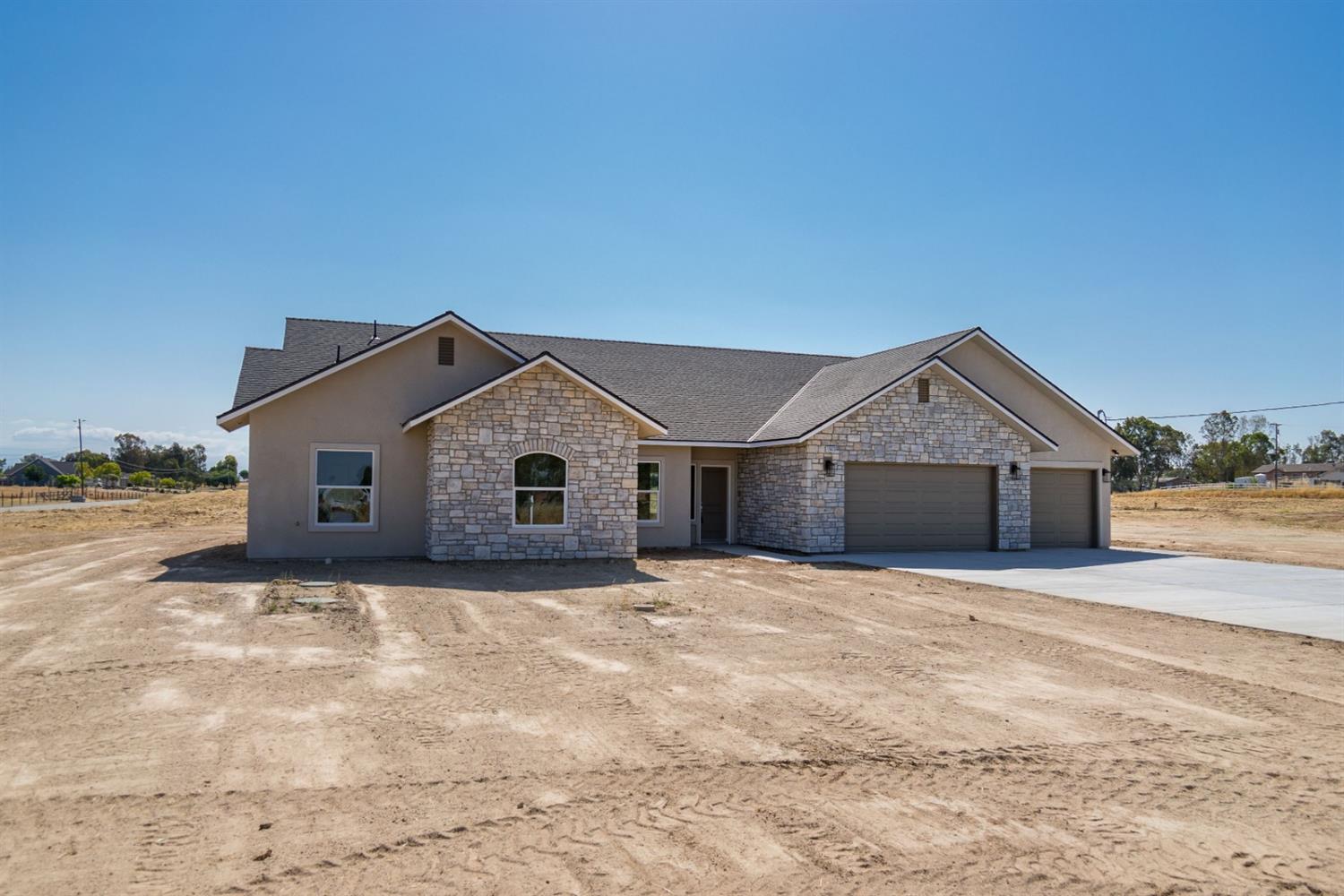 17436 Bonita Road Madera, CA 93636 - Photo 2 of 43 Gallery Image 2