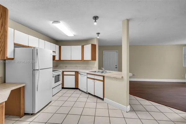 $2,100 | 4035 West McNab Road, Unit F101, Pompano Beach, FL 33069