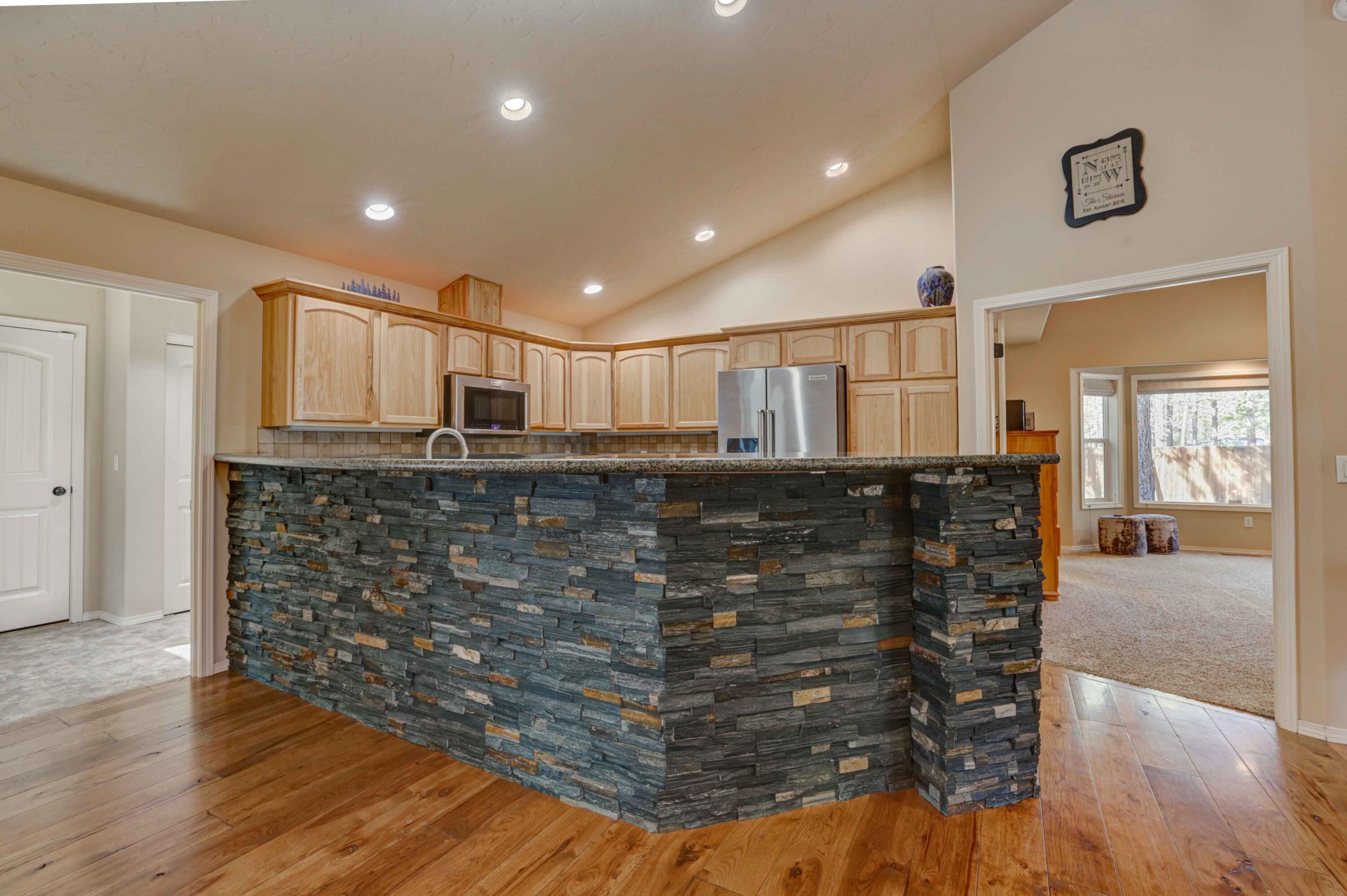 16975 Hermosa Road Bend, OR 97707 - Photo 5 of 27 Hermosa edits-11