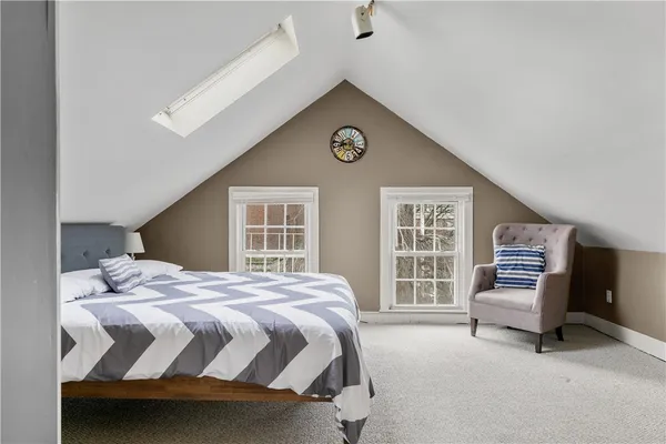 $1,800 | 8 Franklin Street, Unit 4, Newport, RI 02840