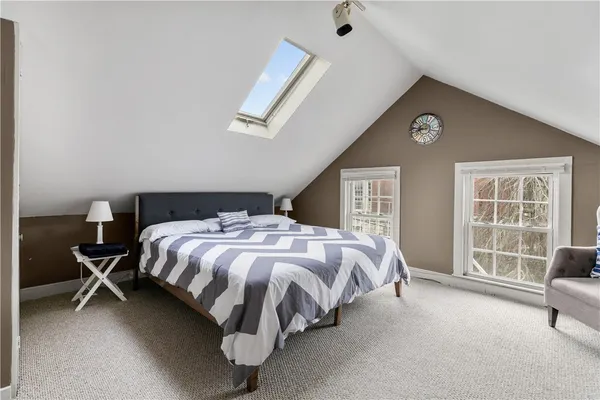 $1,800 | 8 Franklin Street, Unit 4, Newport, RI 02840