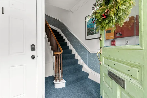 $1,800 | 8 Franklin Street, Unit 4, Newport, RI 02840