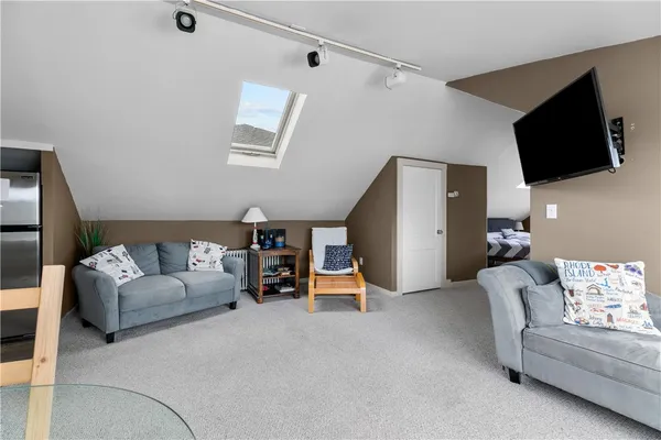 $1,800 | 8 Franklin Street, Unit 4, Newport, RI 02840