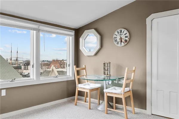 $1,800 | 8 Franklin Street, Unit 4, Newport, RI 02840