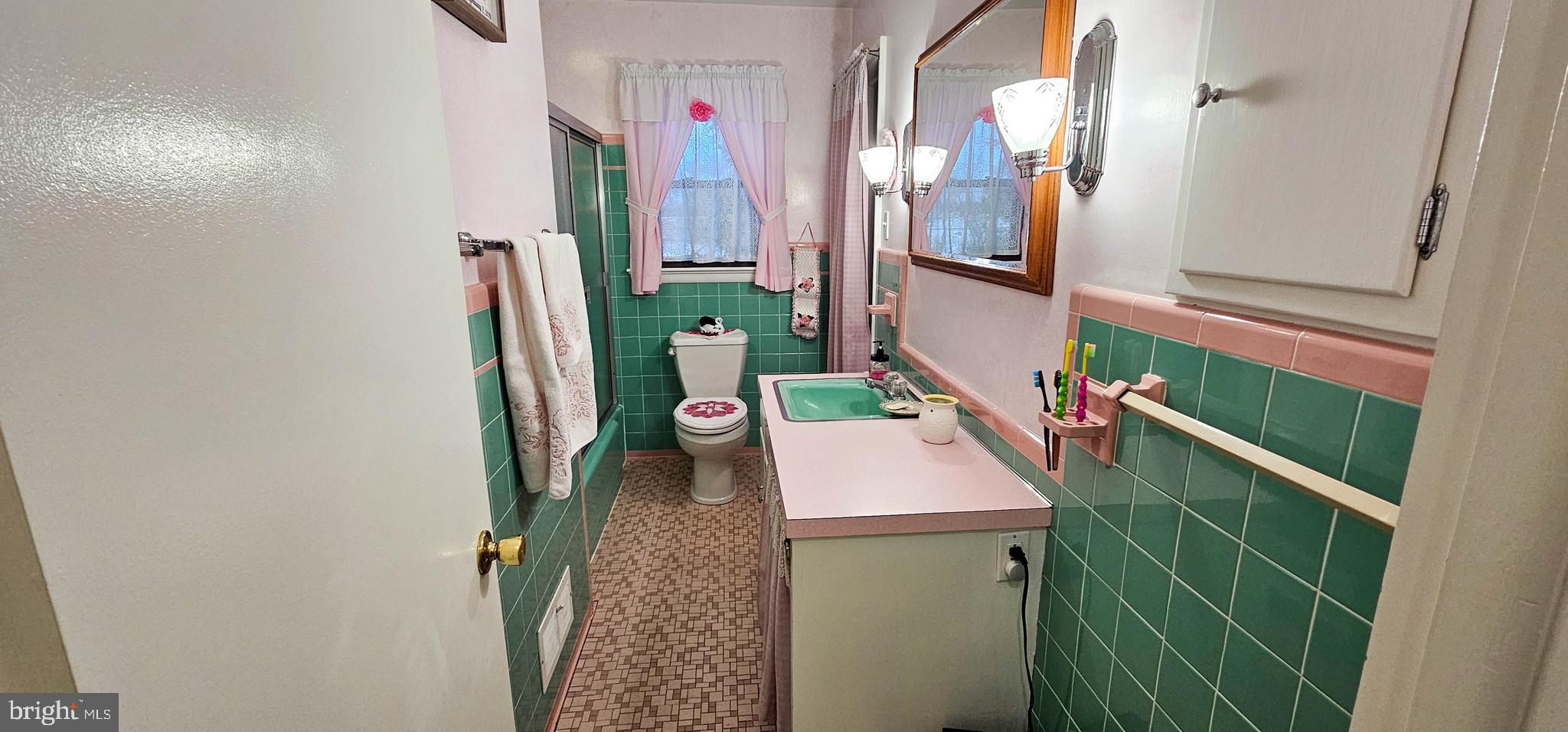 21272 Leiters Mill Road Hagerstown, MD 21742 - Photo 17 of 51 Main Bath