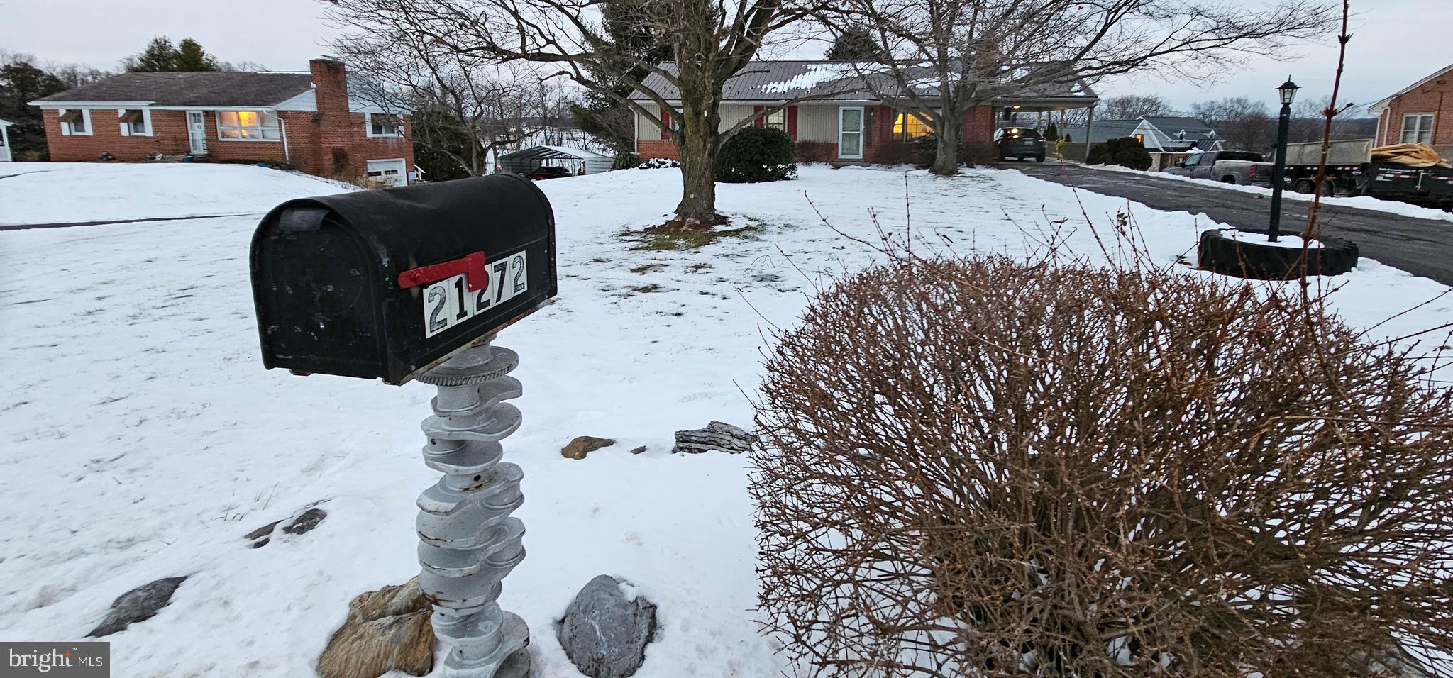 21272 Leiters Mill Road Hagerstown, MD 21742 - Photo 46 of 51 Unique mailbox post