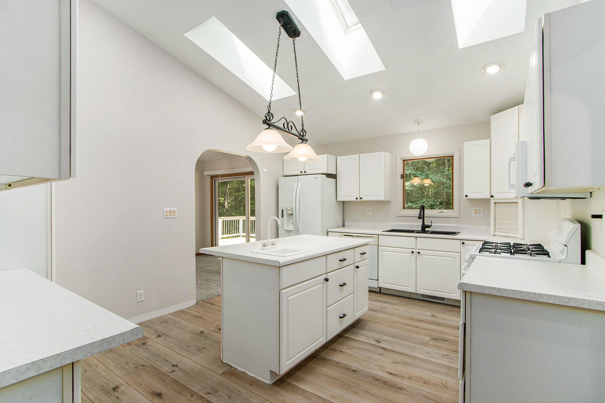 3537 Lake Ridge Lane Allegan, MI 49010 - Photo 12 of 44 017_3537lakeridge_31_452