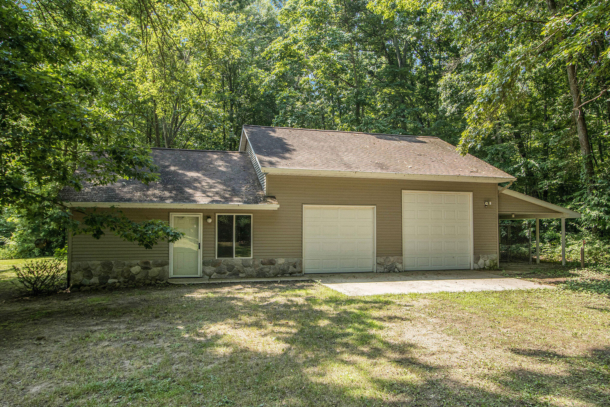 3537 Lake Ridge Lane Allegan, MI 49010 - Photo 4 of 44 035_3537lakeridge_63_224