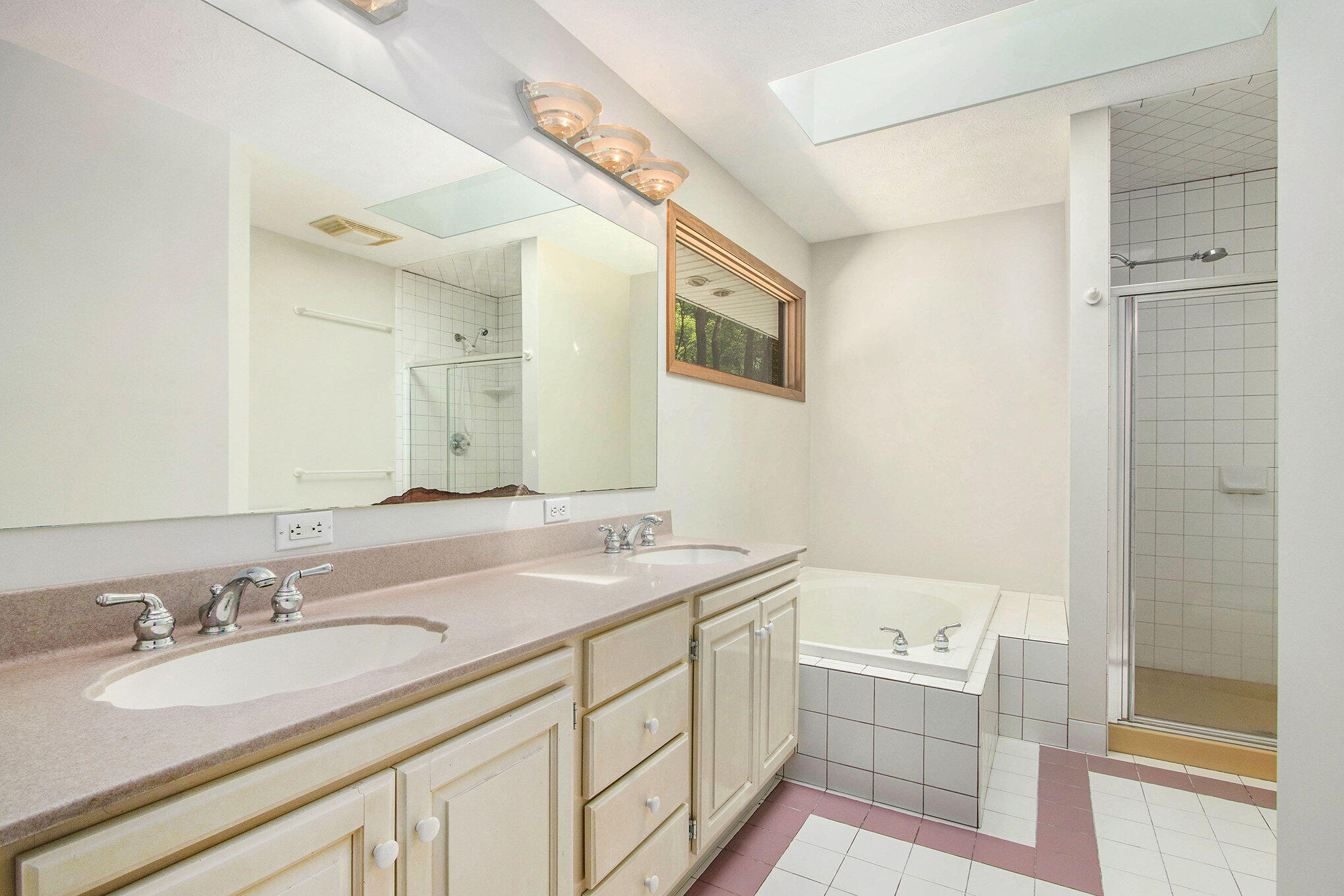 3537 Lake Ridge Lane Allegan, MI 49010 - Photo 9 of 44 009_3537lakeridge_15_946