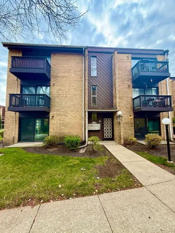$2,500 | 1173 South Forums Court, Unit 1D, Wheeling, IL 60090