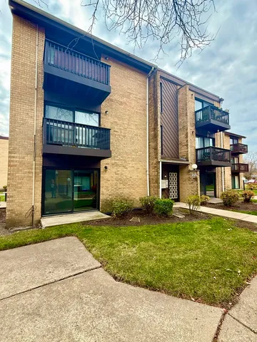 $2,500 | 1173 South Forums Court, Unit 1D, Wheeling, IL 60090