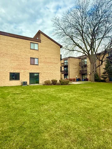 $2,500 | 1173 South Forums Court, Unit 1D, Wheeling, IL 60090