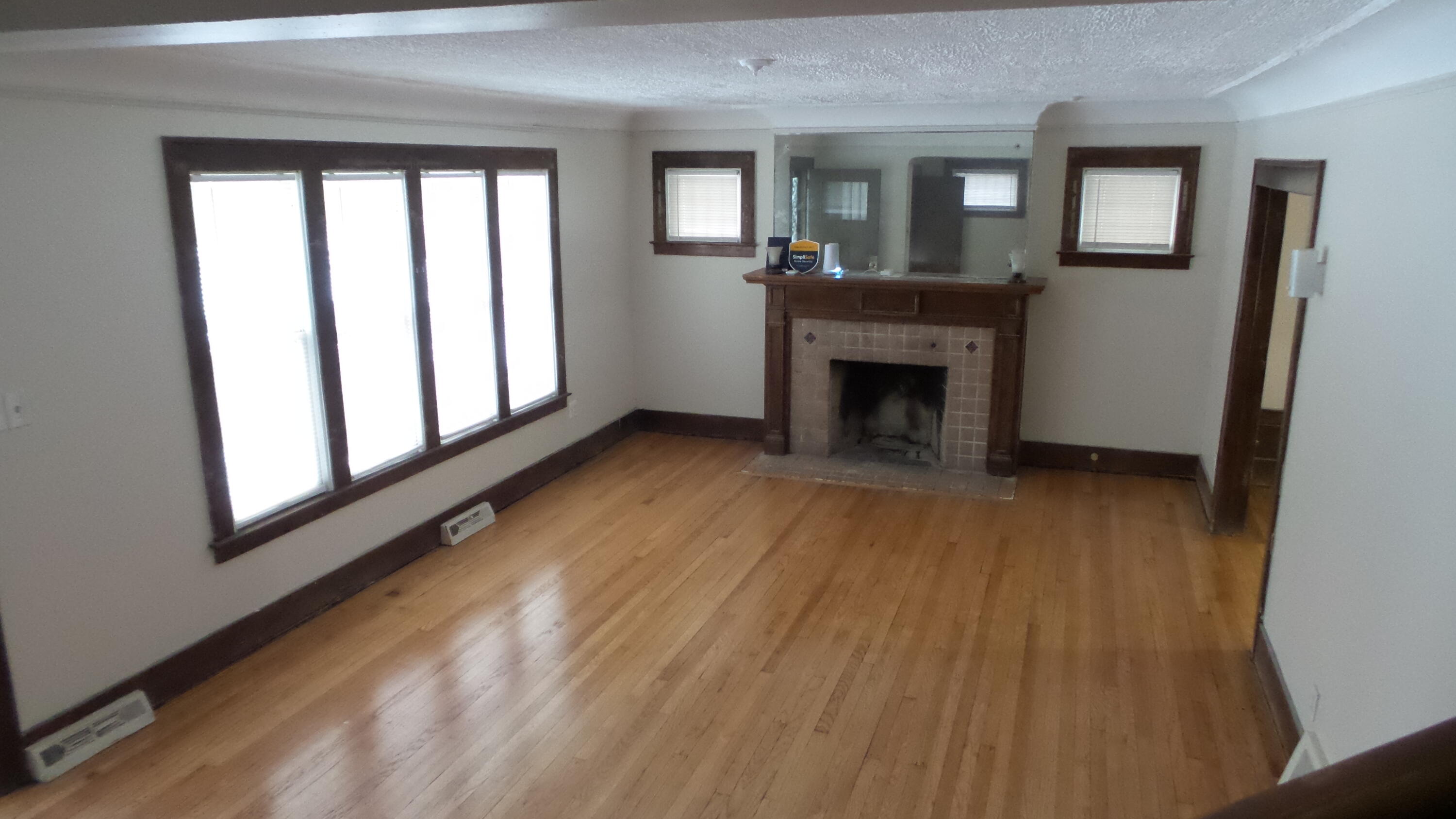 4348 Sturtevant Street Detroit, MI 48204 - Photo 3 of 25 20140205_054856