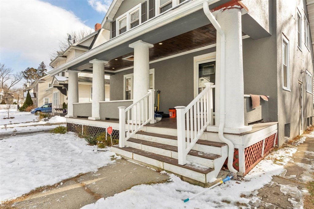 55 Burton Street Springfield, MA 01108 - Photo 4 of 42 Gallery Image 4