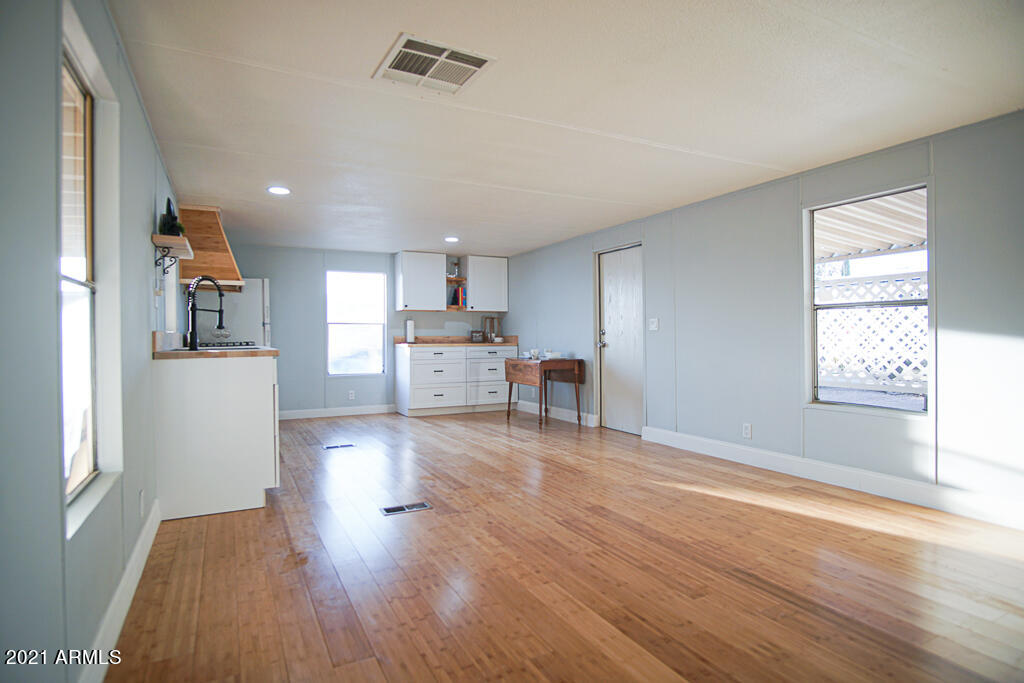 3405 South Tomahawk Road, Unit 302 Apache Junction, AZ 85119 - Photo 6 of 18 Listing-13