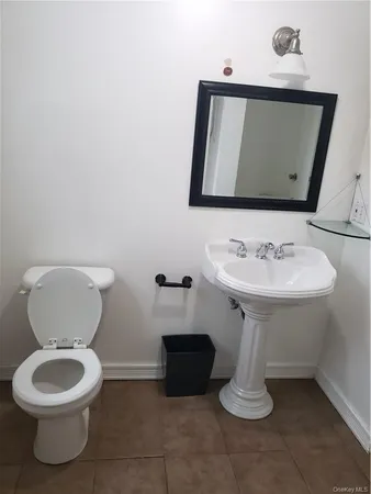 $2,000 | 51 Hillandale Avenue, Unit 2, White Plains, NY 10603