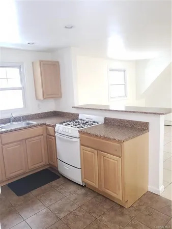 $2,000 | 51 Hillandale Avenue, Unit 2, White Plains, NY 10603