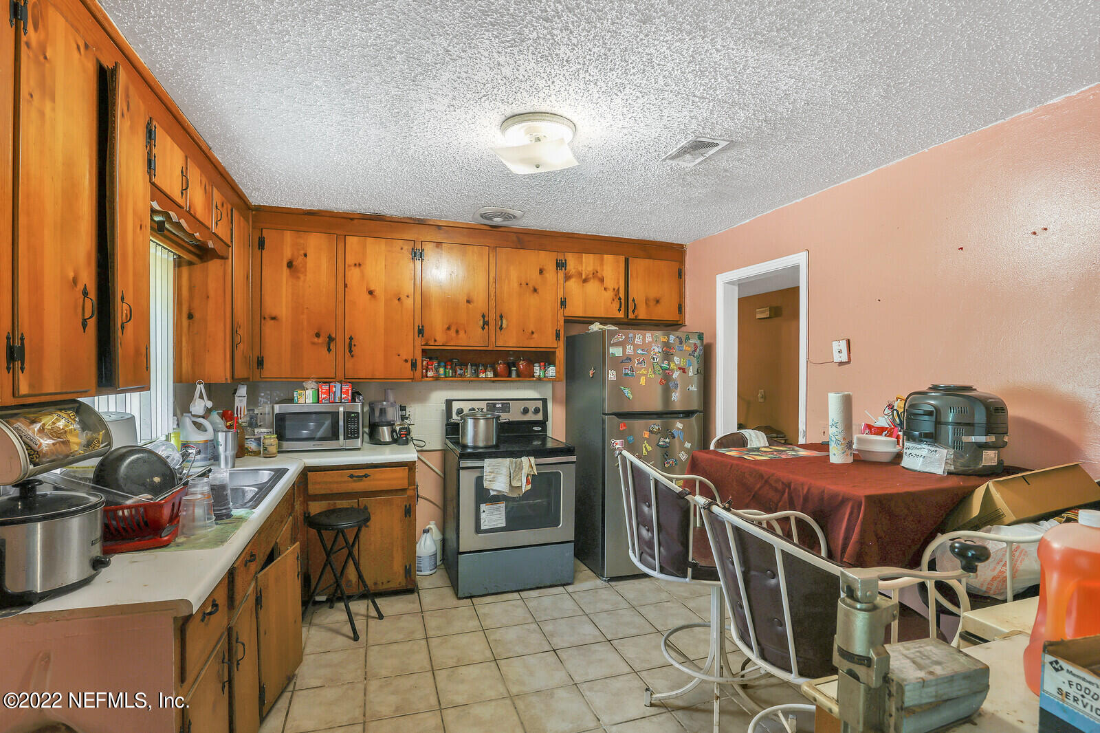 Eat-in Kitchen