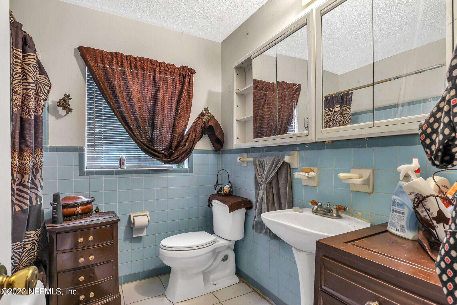 7018 Cavalier Road Jacksonville, FL 32208 - Photo 8 of 20 Guest Bathroom