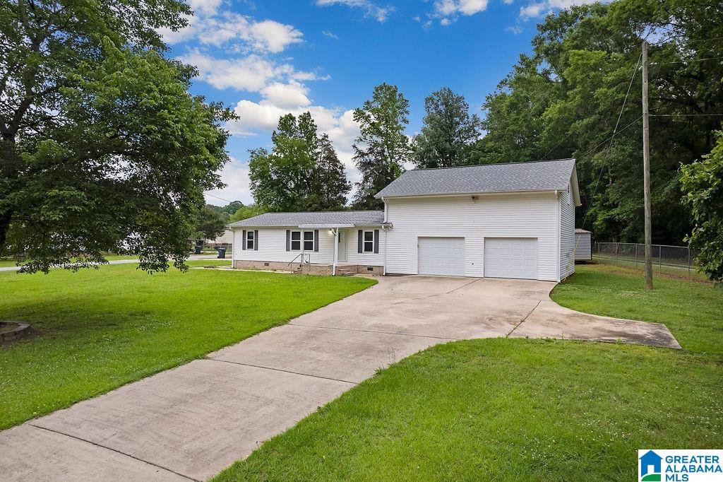 6536 County Road 151 Calera, AL 35040 - Photo 2 of 27