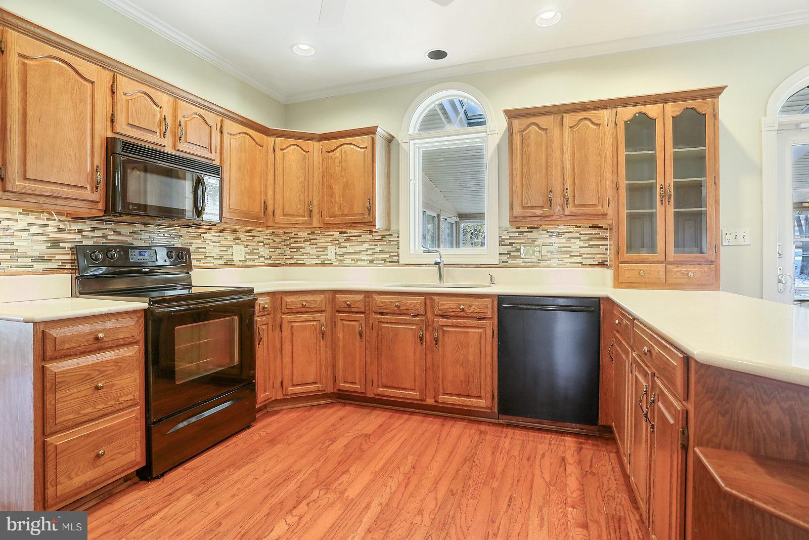 6504 Windmere Road Harrisburg, PA 17111 - Photo 7 of 33 Kitchen