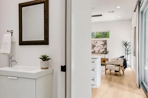 $575,000 | 406 Franklin Boulevard, Unit 2, Austin, TX 78751