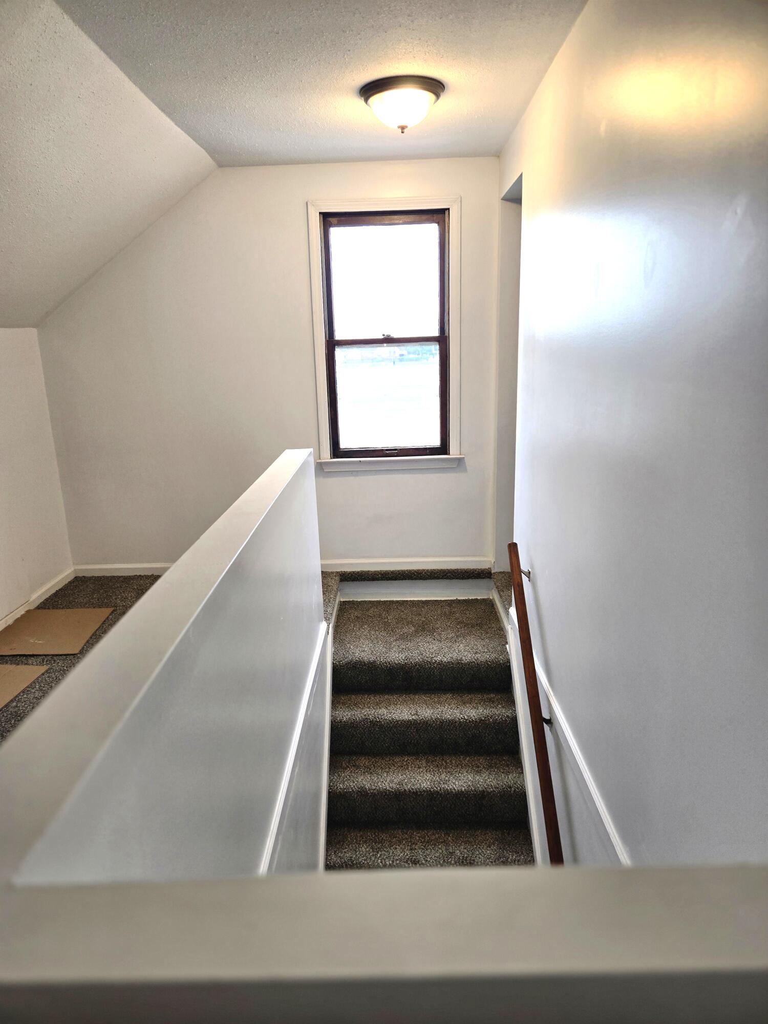 18000 Ilene Street Detroit, MI 48221 - Photo 25 of 93 main bedroom stairwell