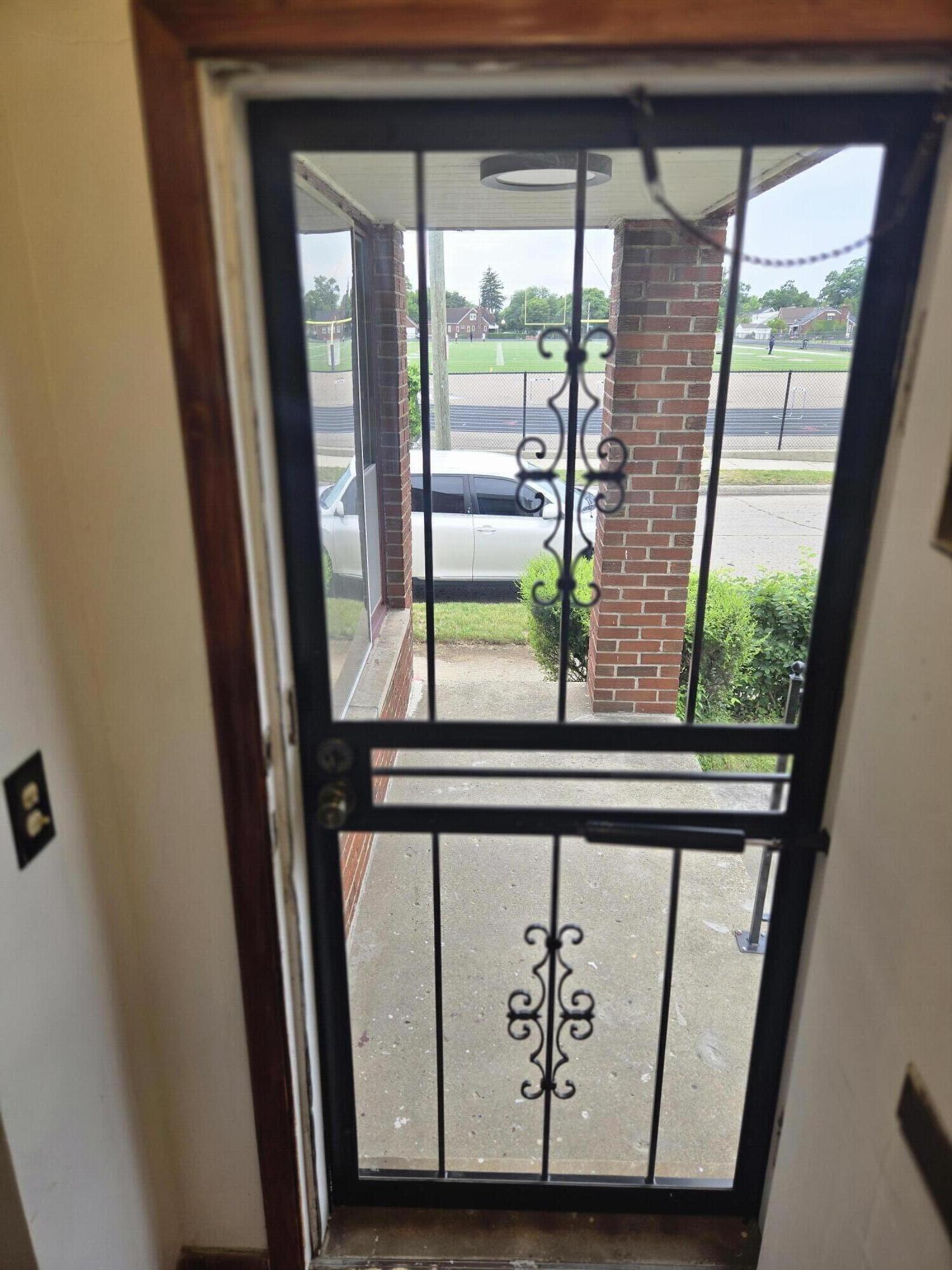 18000 Ilene Street Detroit, MI 48221 - Photo 4 of 93 Entrance from front porch