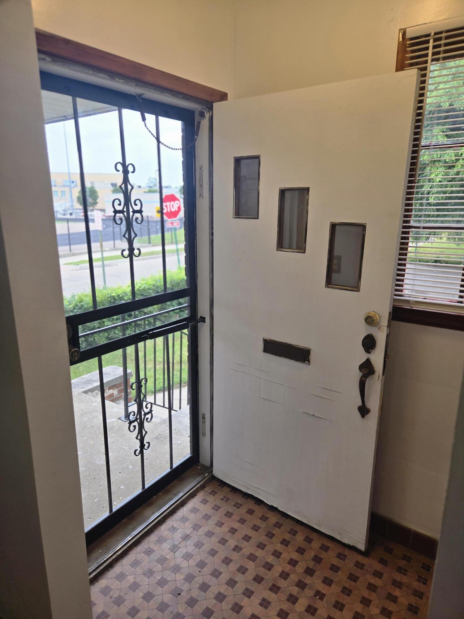 18000 Ilene Street Detroit, MI 48221 - Photo 5 of 93 Front porch entrance